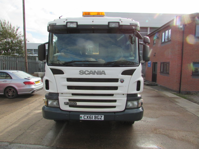 Vehicle Photo 2